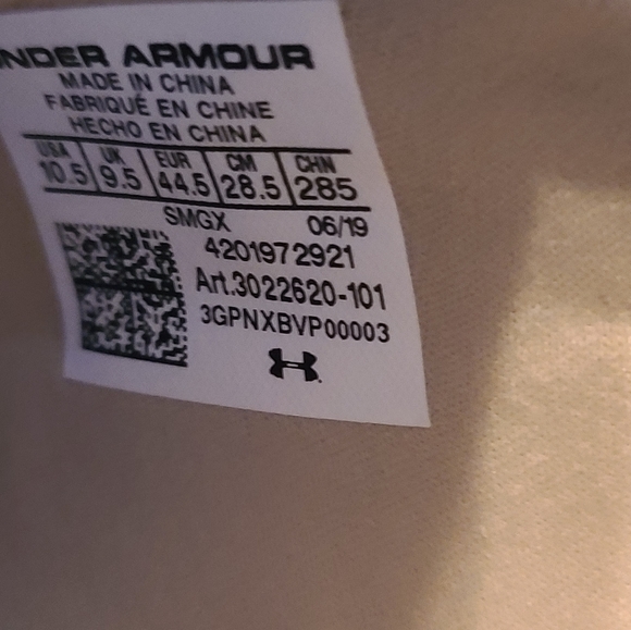 Under Armour sneakers - Picture 3 of 5